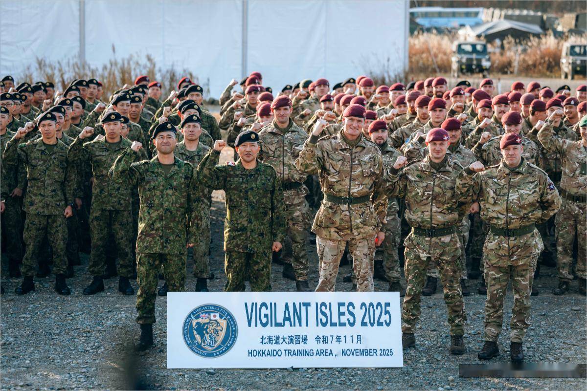 切尔西足球
_中日关系剑拔弩张之际切尔西足球
，英国不远千里为日本拱火，与自卫队演练联合夺岛！